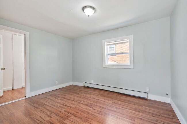 Building Photo - 921 15th St