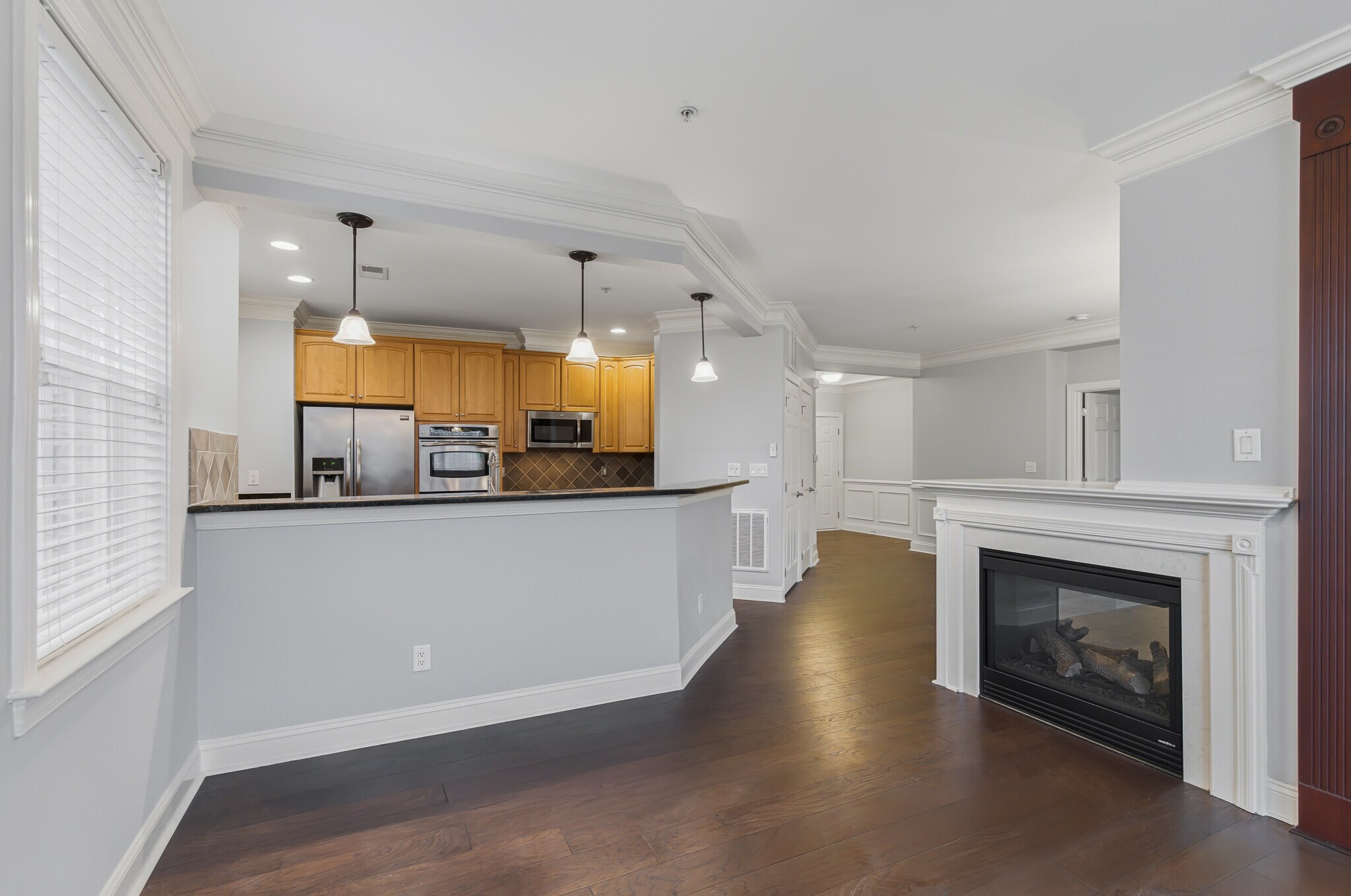 Building Photo - 10421 Rosegate Ct