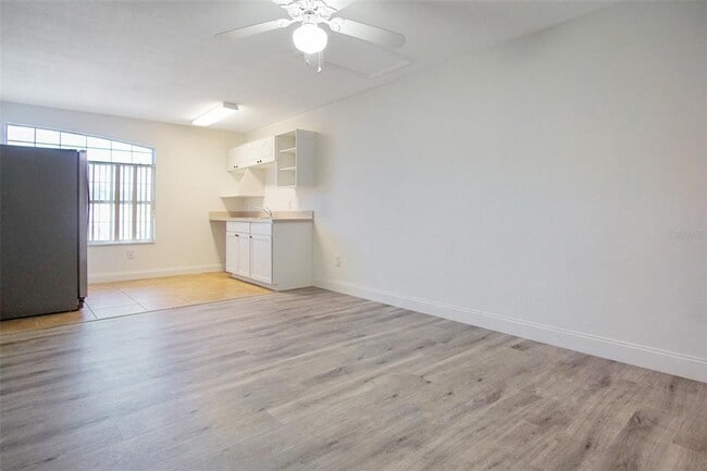 Building Photo - 526 Caribbean Dr