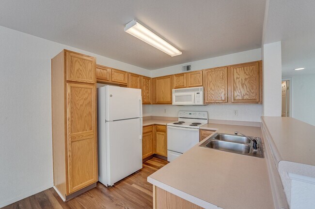 Building Photo - Beautiful 3 Bed, 2 Bath Condo in NW Fort Collins!