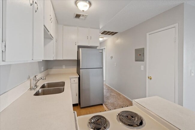 Building Photo - Status: Owner Accepted Application