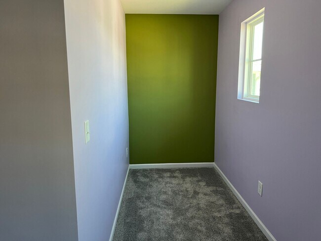 Building Photo - 501 Sage Oak Ln