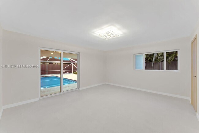 Building Photo - 5419 NE 22nd Ave