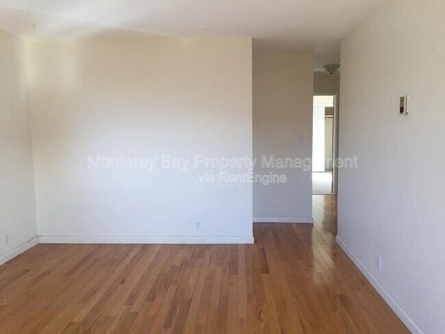 Building Photo - 900 Belden St