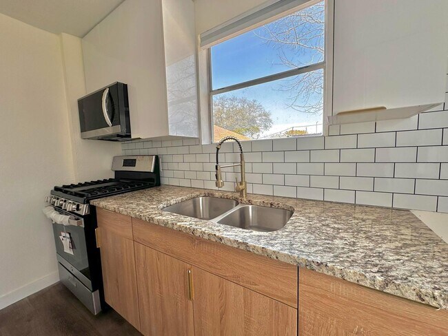 Building Photo - 3614 Erath Ave