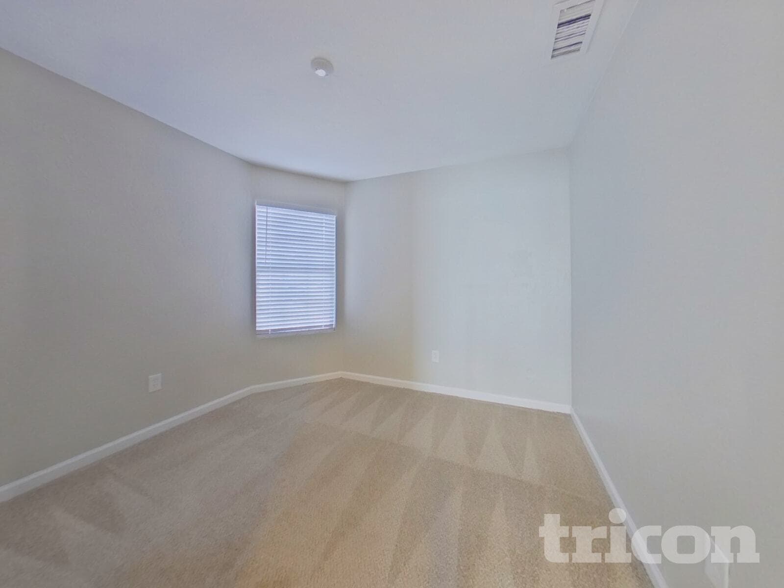 Building Photo - 857 E Saragosa St