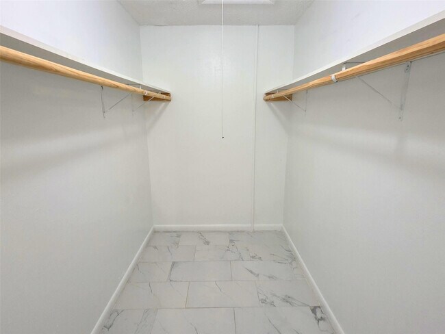 Building Photo - 928 S Federal Hwy