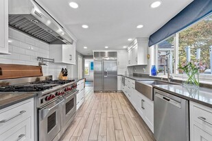 Building Photo - 45 Delprete Ave