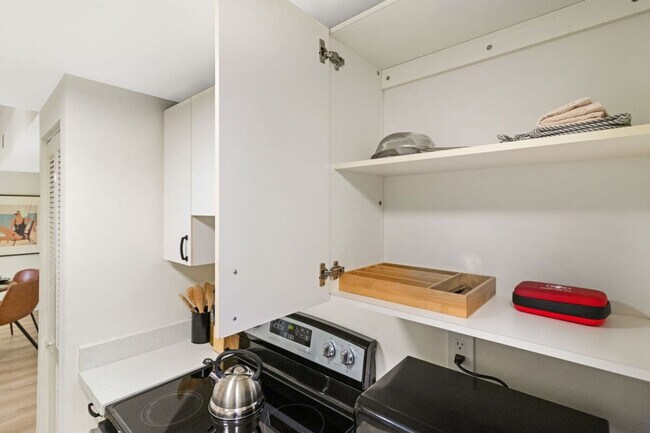 Building Photo - 1300 Collins Ave