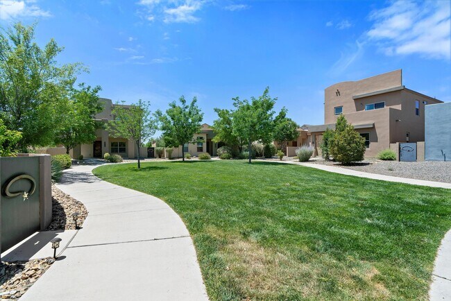 Building Photo - 2316 Penn Ave SE