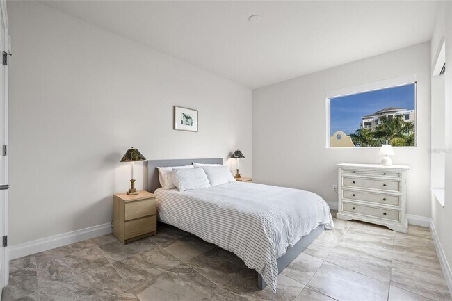 Building Photo - 795 Collany Rd