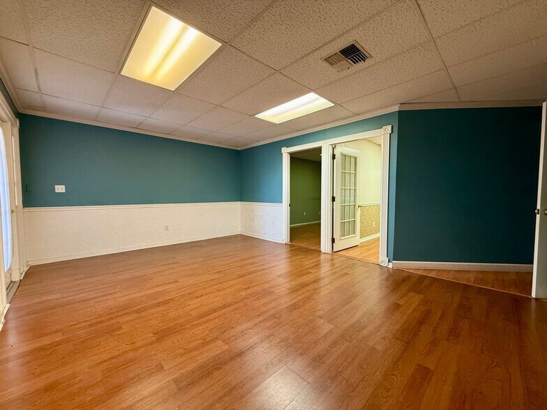 Building Photo - 7236 State Rd 52