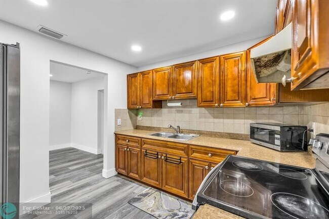 Building Photo - 1351 NW 54th Ave