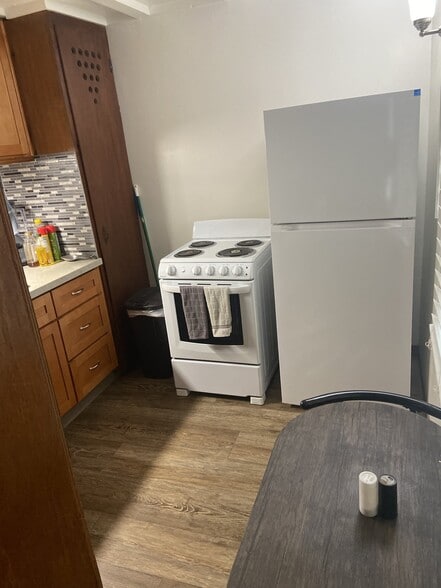 Building Photo - 4937-4959 Olivewood Ave