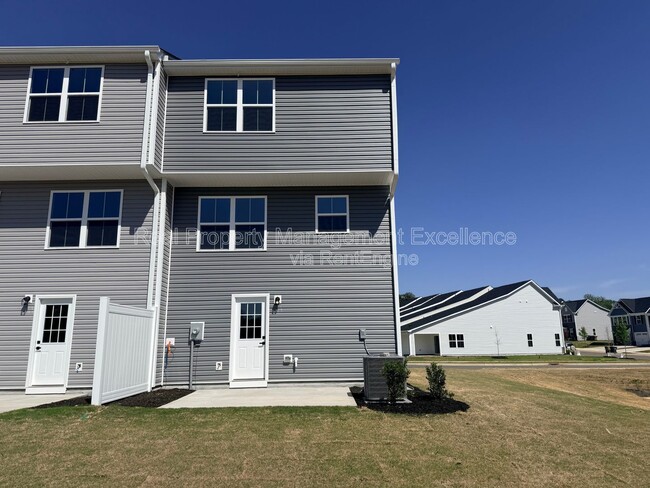 Building Photo - 372 Grand Silo Rd