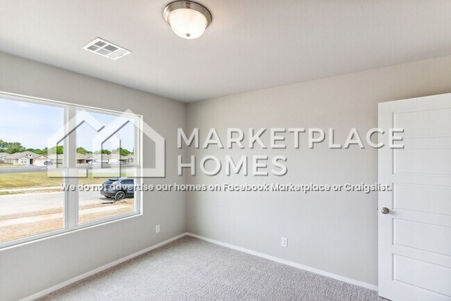 Building Photo - 1011 W Cheyenne Ln