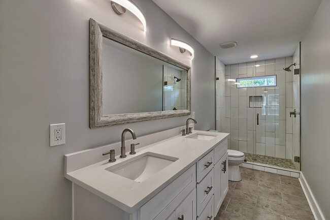 Building Photo - 209 Lynch Ln