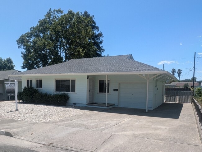 Building Photo - 931 Harold Ln
