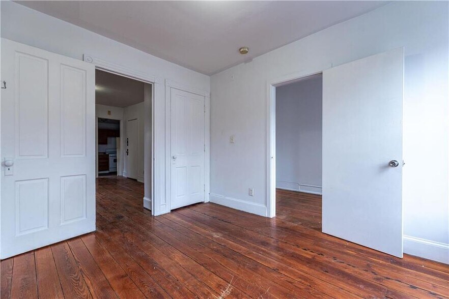 Building Photo - 931 Chew St