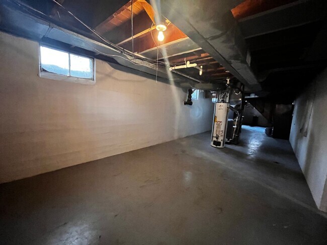 Building Photo - Spacious 3 Bedroom With A Basement