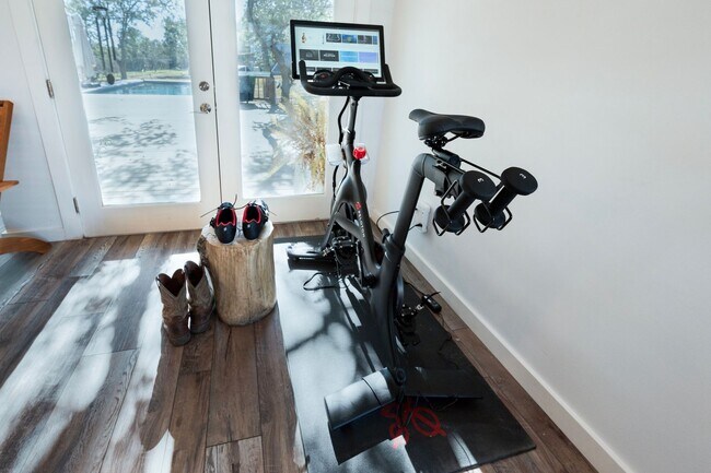 Building Photo - Extravagant 5 Star Vacation Home - Your Private Retreat in Hill Country, Wimberley Texas