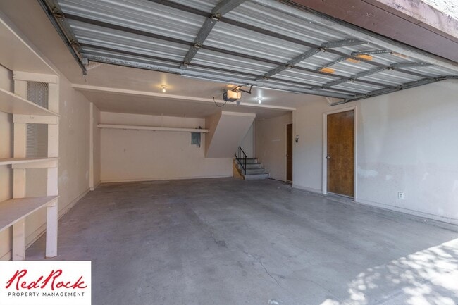 Building Photo - 3 Bedroom Home with Red Rock Views and Community Pool