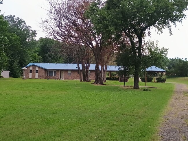 Primary Photo - Country living at its BEST ! 3 bedroom 2 b...