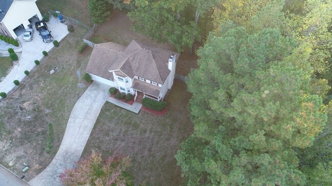 Building Photo - BEAUTIFUL LARGE 3 BED, 2.5 BATH. *MUST SEE*  (VIDEO TOUR)