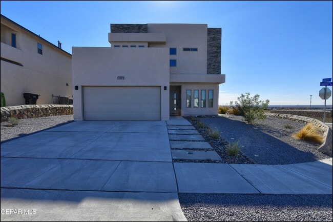 Building Photo - 600 Logwood Ave