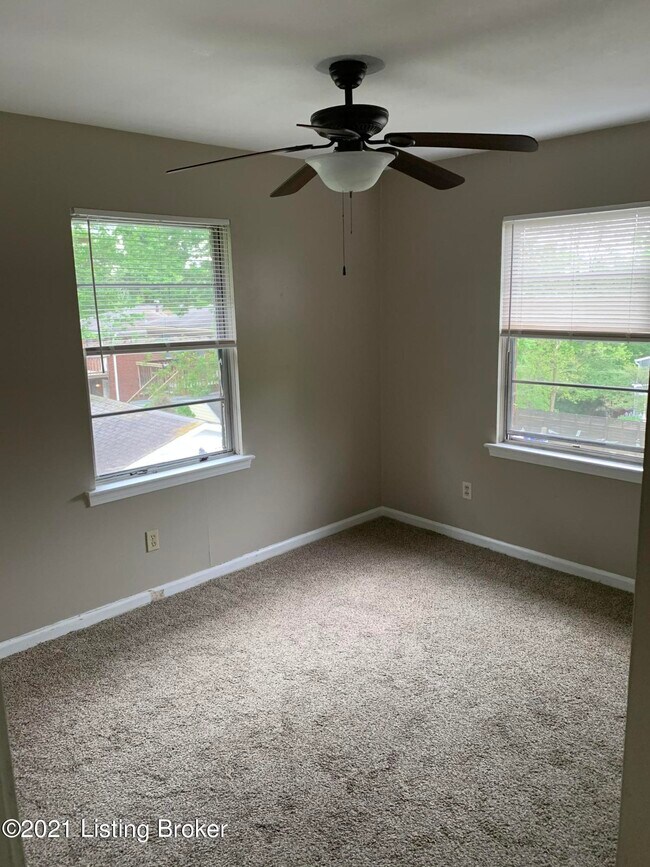 Building Photo - 2624 Longview Ave