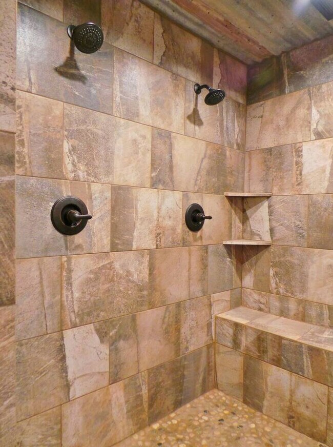 Building Photo - 8625 Grassbur Rd