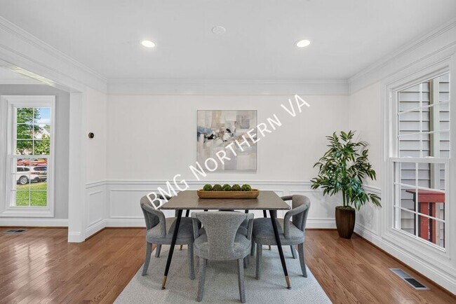 Building Photo - 43790 Laburnum Square