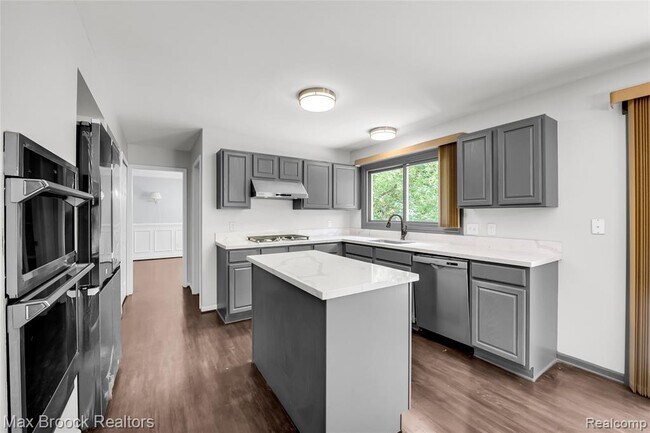 Building Photo - 107 Millstone Rd