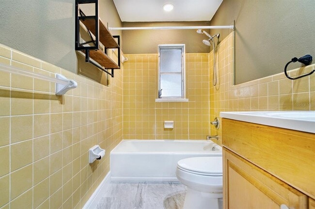 Building Photo - 1606 NW 22nd St