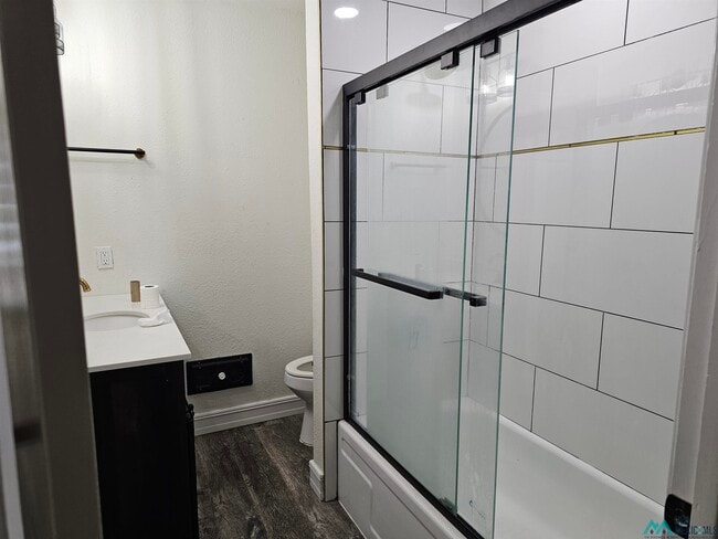 Building Photo - 201 Utah Dr