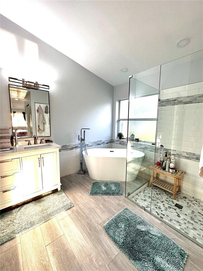 Building Photo - 3501 SW 142nd Ave