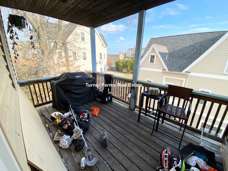 Building Photo - 45 Cherokee St