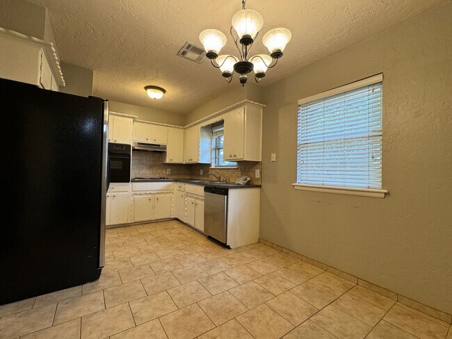 Building Photo - 1410 NW 50th St