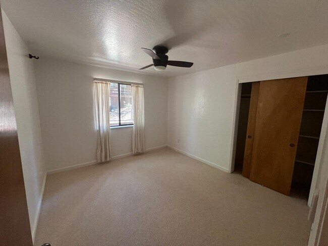 Building Photo - 13254 Wells Fargo Dr