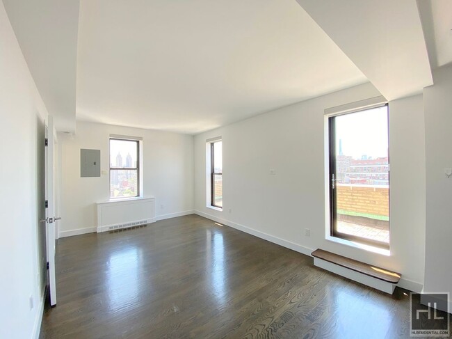 Building Photo - Studio with Terrace - 20th Floor