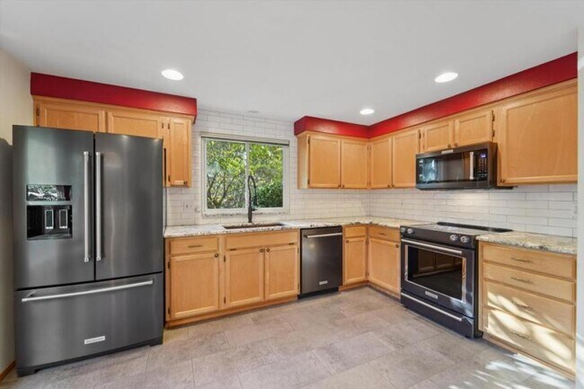 Building Photo - 4 bedroom in Maple Valley WA 98038
