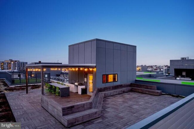 Building Photo - 1501 N 31st St