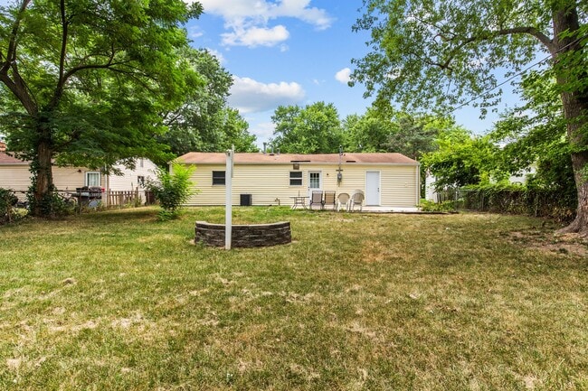 Building Photo - 1415 Plaza Pl