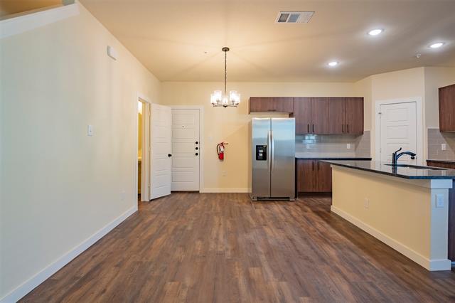 Building Photo - 713 Wheatfield Dr