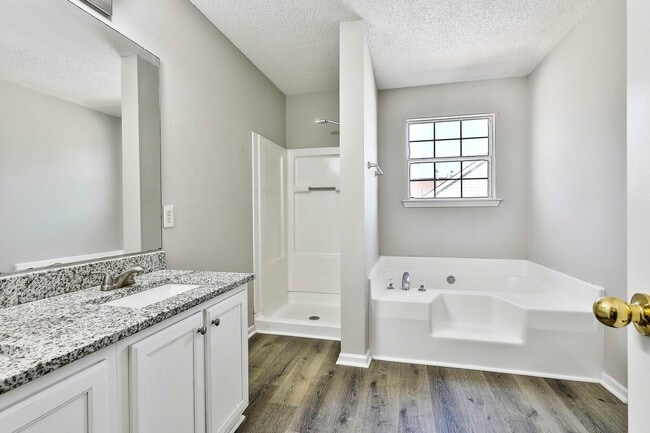 Building Photo - 3BR Home in Jonesboro. Spacious Primary Suite & Convenient Location