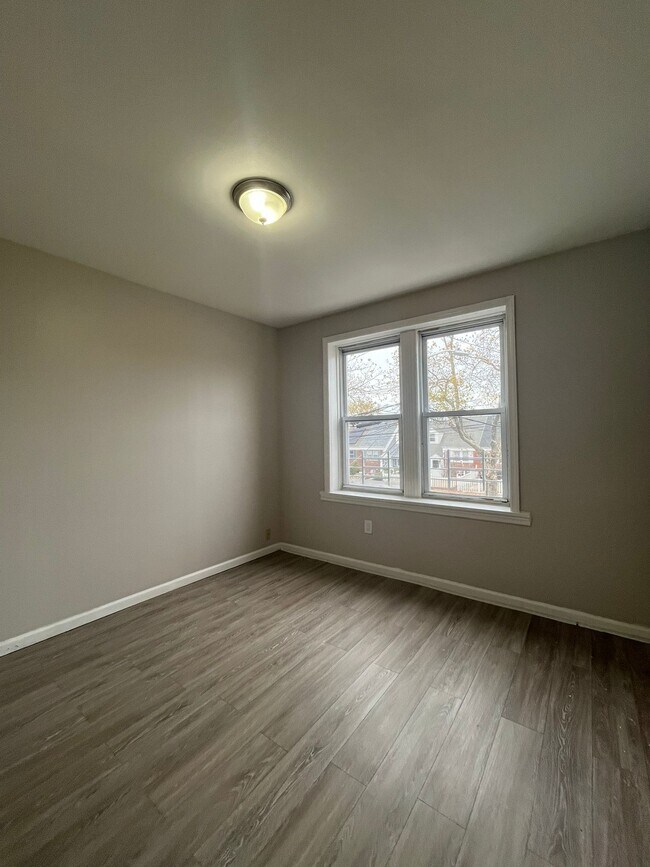 Building Photo - 489 Kennedy Blvd