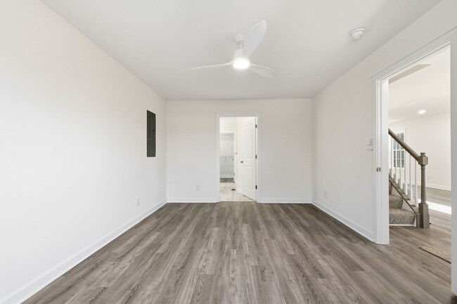 Building Photo - 12617 James River Dr