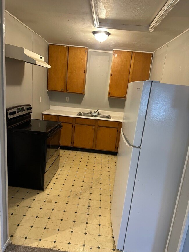 Building Photo - 1907 Avenue C