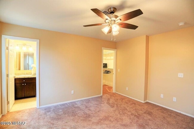 Building Photo - 727 W Buffalo Grass Dr