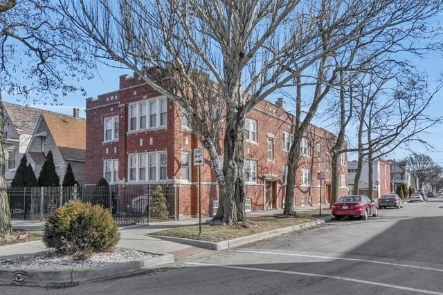 Primary Photo - 4150 W Belden Ave